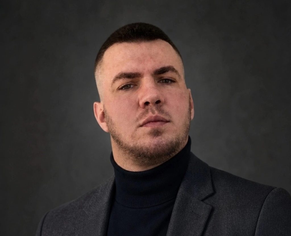 Основатель MUZSMI (Музсми) Виталий Грязных поздравил всех с Днём России! Виталий Грязных