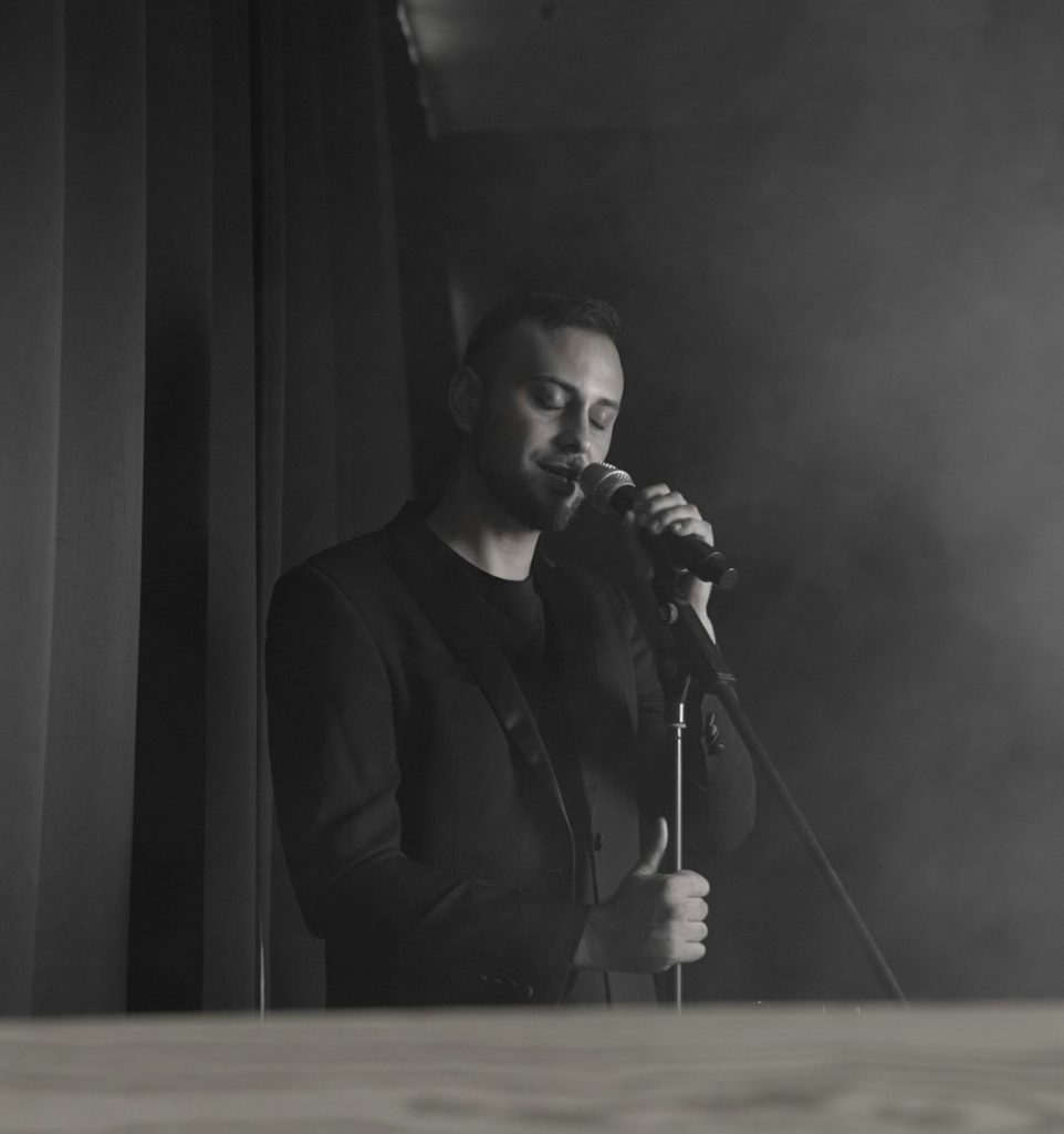 Artik Ners — «Stay»: Чувственная поп-новинка о расставании. Artik Ners