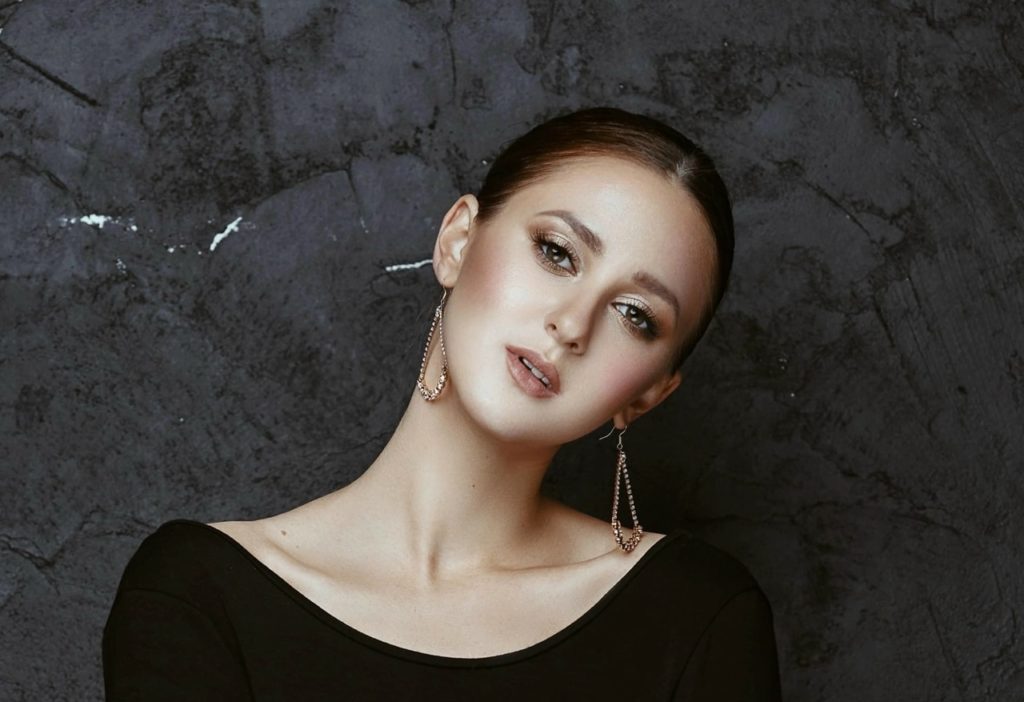 Марина Горькова: Артист на стыке талантов Гагариной, Анкудиновой и Агутина. Марина Горькова